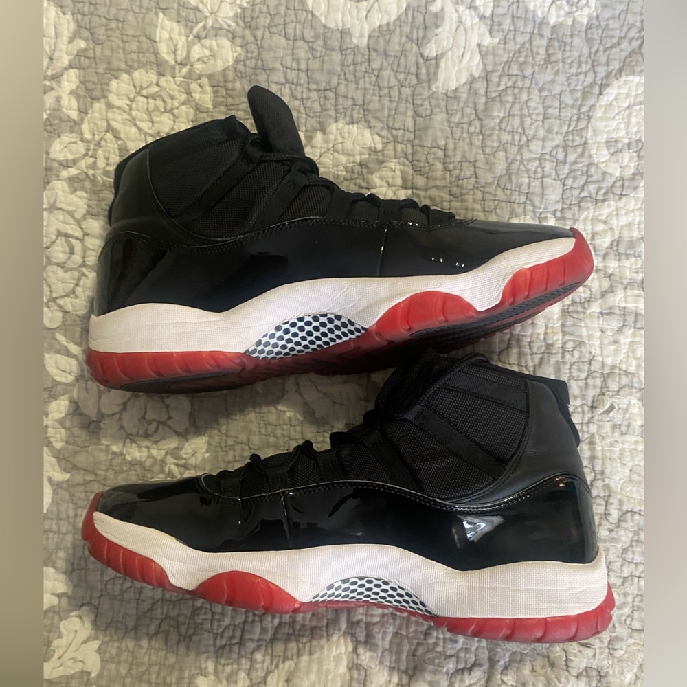 Jordan 11 Retro Playoffs Bred (2019) Men's Size 15 - Picture 8 of 9